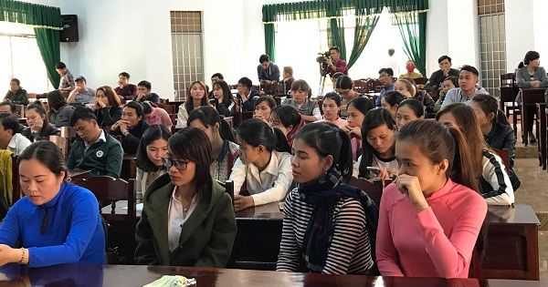 Vụ hơn 500 giáo viên nguy cơ mất việc: Hiệu trưởng nhận chạy việc 300 triệu đồng/suất