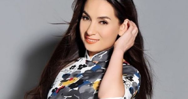 Khán giả mất trộm một cây vàng, Phi Nhung bỏ tiền túi “đền” 10 triệu