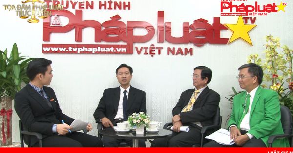 Tọa đàm Pháp Luật Trực Tuyến: Trót để quên tài sản trên taxi truyền thống, Uber, Grab, chúng ta nên làm gì?