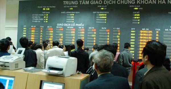 Cổ phiếu NBB tiếp tục giảm mạnh và ế ẩm