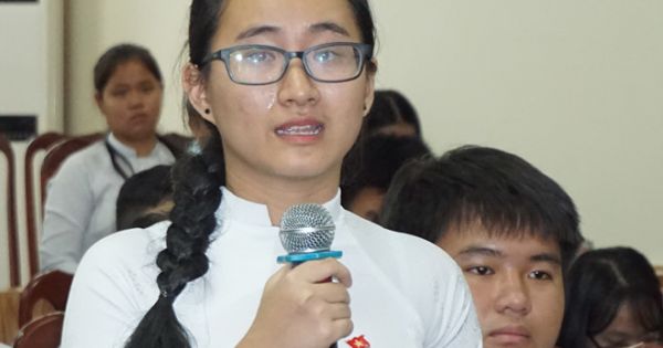 Nữ sinh tố cô giáo 3 tháng không giảng bài xin chuyển trường