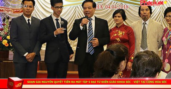 Soạn giả Nguyễn Quyết Tiến ra mắt Tập 5 Đại từ điển giáo khoa Séc - Việt tại Cộng hòa Séc