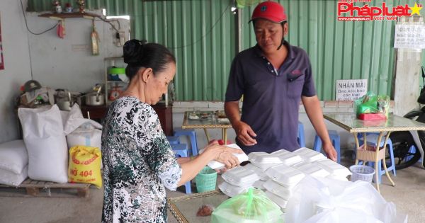 Gia đình có 3 người tử vong trong vụ cháy Carina nấu cơm chay miễn phí