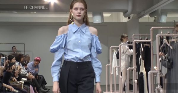 Akikoaoki Fall Winter 2018/2019 Full Fashion Show Exclusive