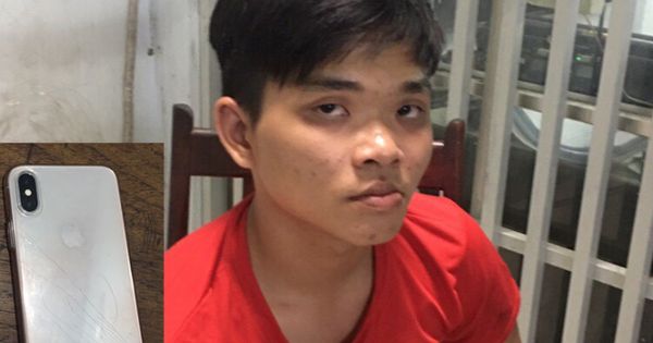 Ăn cướp chiếm đoạt xe của cảnh sát để tẩu thoát