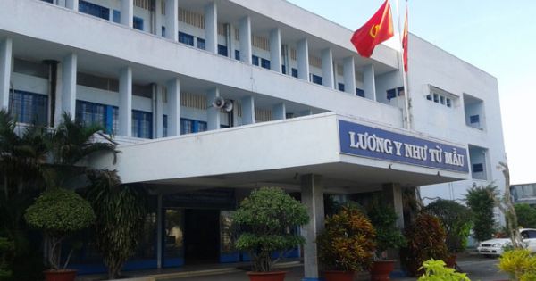 Bé gái bị bệnh viện bỏ mặc khi gia đình chưa đóng viện phí