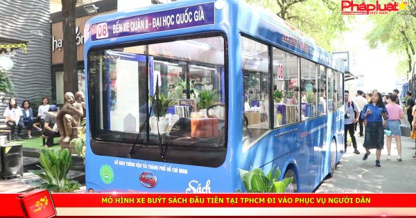 Mô hình xe buýt sách đầu tiên tại TPHCM đi vào phục vụ người dân