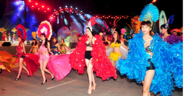 Chương trình Carnaval Hạ long 2018 thu hút hàng ngàn nghệ sĩ trong và ngoài nước
