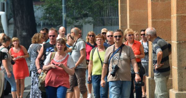 Sốt ruột chờ chính sách visa