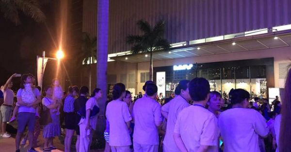 Nghe chuông báo cháy ở trung tâm thương mại crescent mall, hàng ngàn người tháo chạy tán loạn