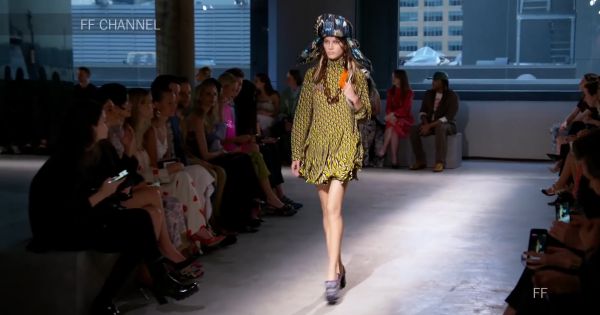 Resort 2019 Full Fashion Show | Exclusive