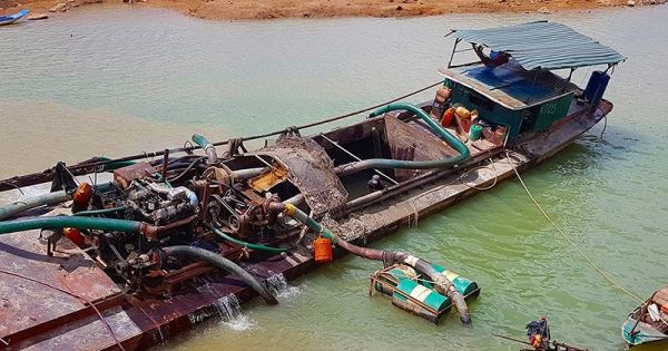 Phá rừng, trộm cát công khai ở lòng hồ Đa Mi