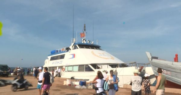 Tàu cao tốc, siêu tốc sẵn sàng đón 2.000 du khách kẹt ở Lý Sơn