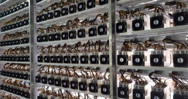 Bộ tài chính đề xuất tạm dừng máy đào tiền ảo