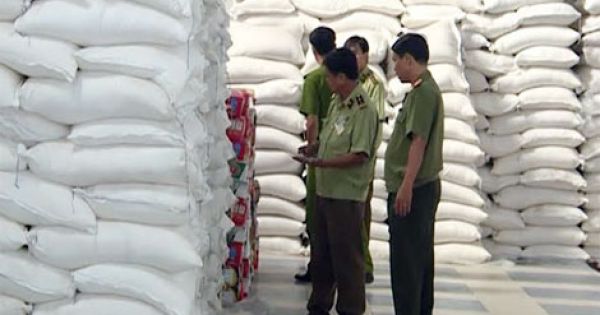 Quảng Nam: Bắt quả tang kho chứa 100 tấn đường nhập lậu