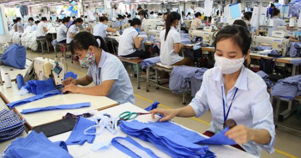 Doanh nghiệp ngoại tìm cách sa thải người lao động trên 35 tuổi