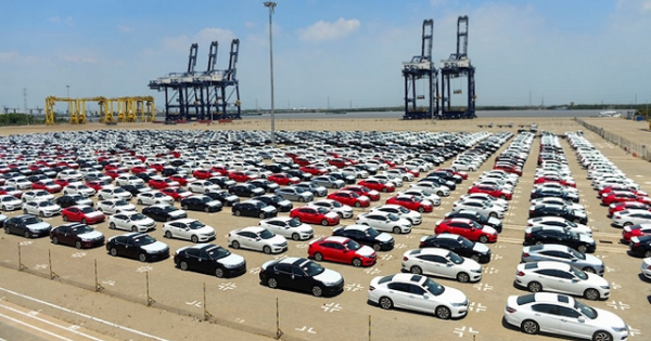 Doanh nghiệp ô tô tiếp tục “khóc” trước Nghị định 116