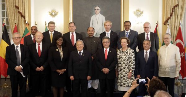 Đại sứ Nguyễn Hoài Dương trình thư ủy nhiệm của chủ tịch nước lên Tổng thống El Salvador