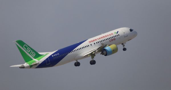 Nghi vấn phi công Air China hút thuốc lá, làm máy bay mất độ cao