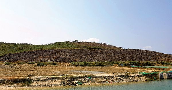 Tạm đình chỉ chức vụ Bí thư kiêm Chủ tịch UBND xã Vạn Thạnh