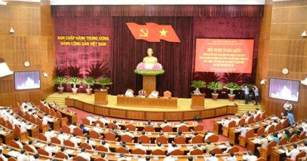 Tổng Bí thư: Một số người có chức quyền còn “quan cách, gia trưởng”