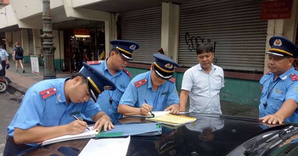 Taxi dỏm đội lốt Vinasun giật tiền du khách