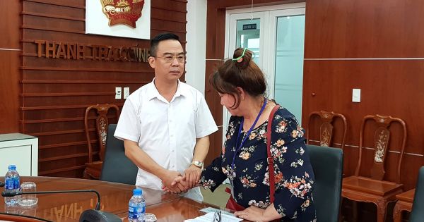 Phận đời cay đắng, lay lắt của người phụ nữ dành cả tuổi thanh xuân đi đòi đất