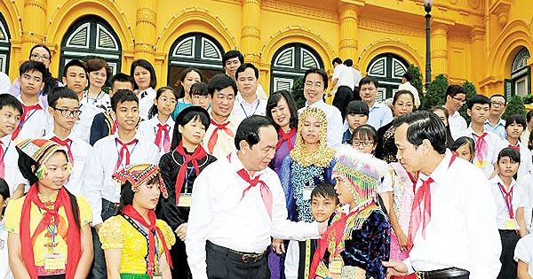 Điểm báo 11/08/2018: Chủ tịch nước: Chăm sóc, giáo dục và bảo vệ trẻ em là vấn đề mang tính chiến lược