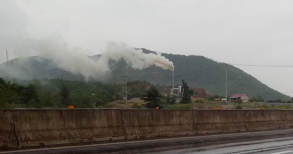 Quảng Bình: Trạm trộn bê tông không phép ngang nhiên hoạt động