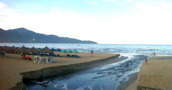 Đà Nẵng: Phạt công trình cao ốc xả thải 