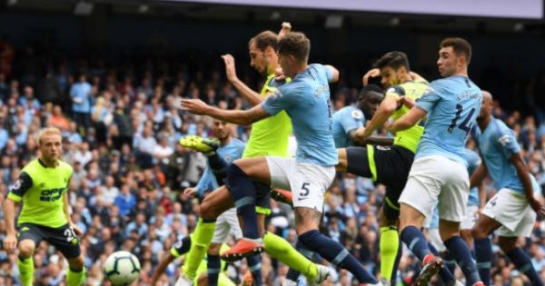 Aguero lập hat-trick, Man City thắng đậm tân binh