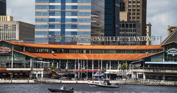 Mỹ: Xả súng tại khu giải trí ở Florida, ít nhất 13 người thương vong