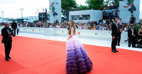 “Non fiction” nâng tầm nhà sản xuất Lý Nhã Kỳ ra thế giới