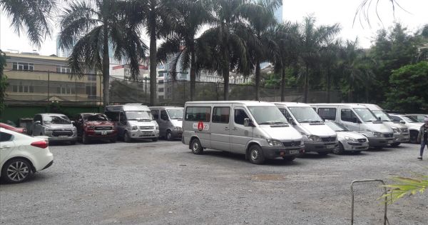 Giải tỏa bãi xe “mọc” trái phép trên đất quy hoạch trồng cây xanh