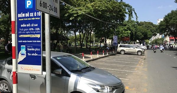 TP.HCM: Lật tẩy trò bòn rút phí đậu ôtô