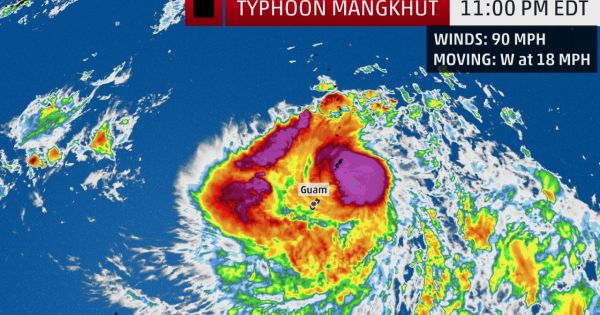 Xuất hiện áp thấp nhiệt đới và bão mạnh hướng vào biển Đông