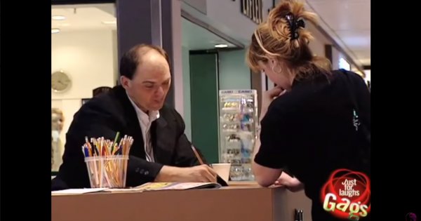 Cười chút chơi: Just For Better Laughs Gags 2011 17