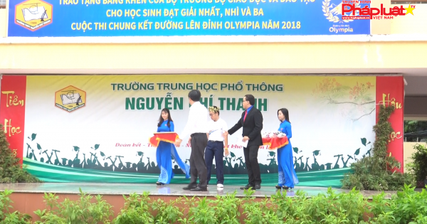Bộ GD&ĐT vinh danh học sinh và sinh viên đạt giải Olympia vô địch Robocon ABU 2018