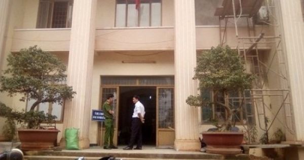 Đắk Lắk: Khởi tố đối tượng đâm chết vợ tại tòa