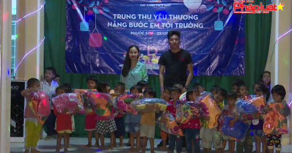 Đêm trung thu ấm áp của trẻ em đồng bào Bhnong