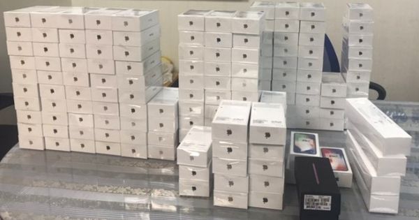 Hải quan Tân Sơn Nhất bắt giữ lô hàng hơn 250 iPhone, trị giá gần 7 tỷ đồng