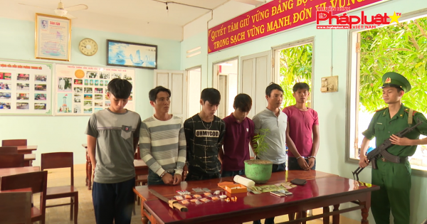 Bộ đội biên phòng Thanh Hải bắt các đối tượng tàng trữ gần 200 gói nghi là heroin