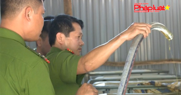 Hà Tĩnh: Bắt quả tang một cơ sở tái chế dầu nhớt lậu quy mô lớn