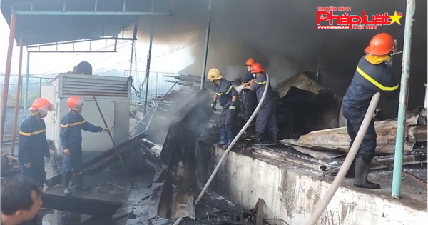 Cháy kho lạnh chứa hàng trăm tấn thanh long, ước tính thiệt hại gần 1 tỷ đồng