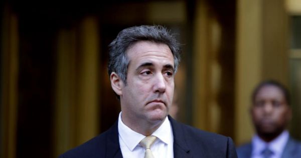 Cựu luật sư của ông Trump chuyển sang đảng Dân chủ