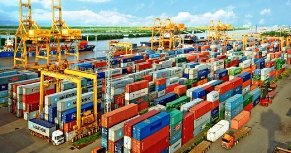 Chính phủ yêu cầu cắt giảm 50% điều kiện kinh doanh