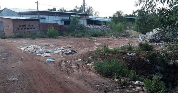 Bình Định: Bị đình chỉ nhưng nhà máy xử lý rác vẫn hoạt động gây mùi hôi thối