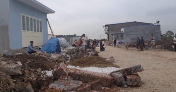 Đại biểu thông tin tình trạng khu đất quốc phòng tại Hải Phòng