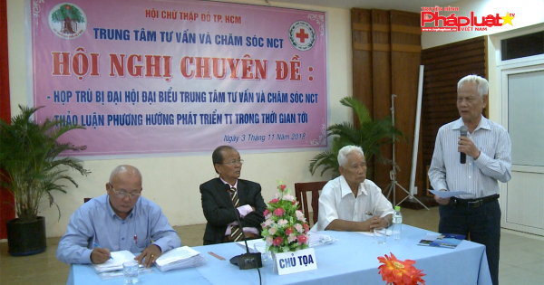 Tư vấn và chăm sóc người cao tuổi: Hoạt động cần được quan tâm