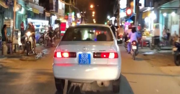 Phạt Phó Ban quản lý chung cư tái định cư vì lái xe biển xanh 80B